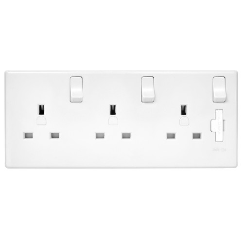 3 Gang Switched Converter Socket 13 amp 3 Gang Converter to 1 or 2 Gang White
