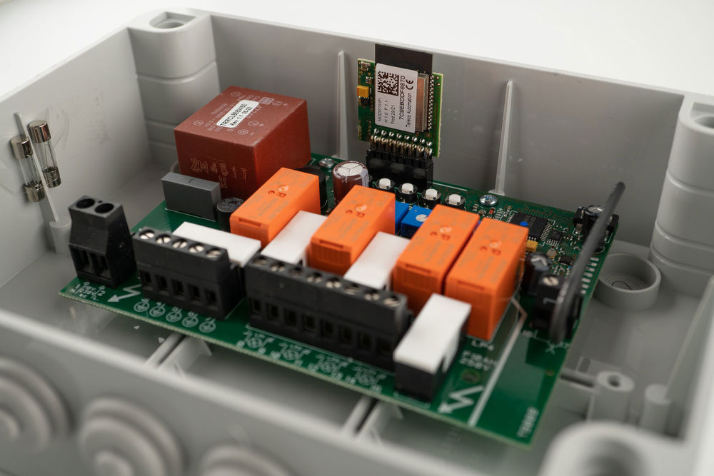 Wise Box V4 with Direct Timer, Kit includes Keypad & Key Fob 4 Channel, 5 Amps / Circuit