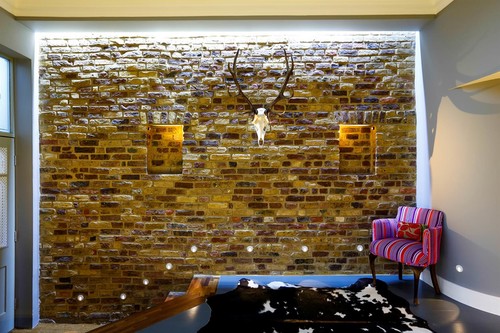Shadow gap LED strip down wall