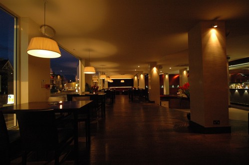 Pendants and spotlights in the bar