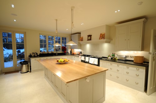 Kitchen with scenes