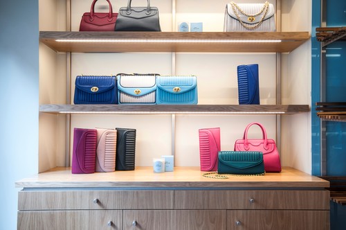 Dynamic white LED strip lighting display shelves