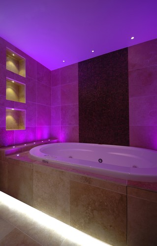 Colour change uplights and LED tape