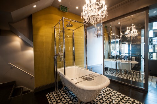 Chandelier with trimless downlights
