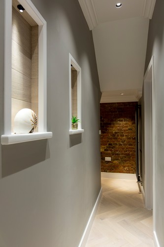 Trimless downlights and Mona Lisa display lights