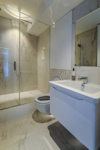 Low level lights and downlights in bathroom