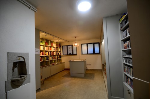 Spotlights lighting bookshelf