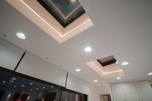 Downlights LED tape in recessed extrusion