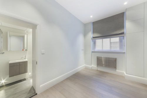 Bedroom with ensuite bathroom