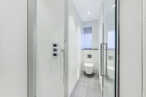 Shower and WC