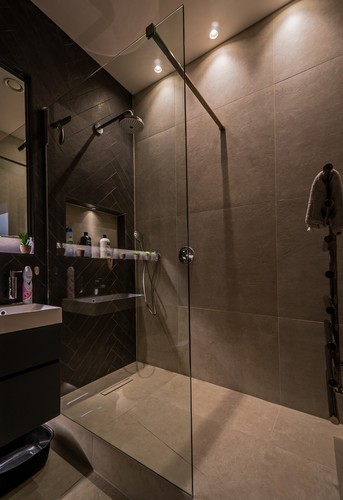 Downlights in shower