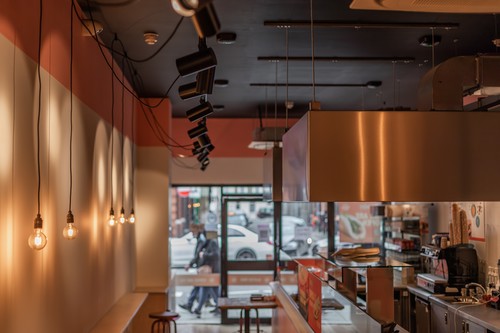 Track and pendants lighting seating area