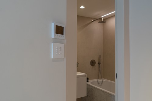 Wise control in the wall LED Tape and spotlight in the bathroom