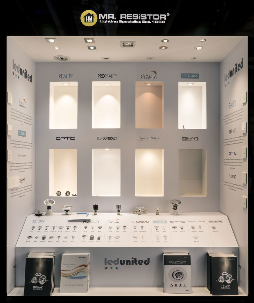 Reality AR111 Dali LED 13W 950lm Dimmable Lamp Incl. Driver 24° 4000K Cool White in use